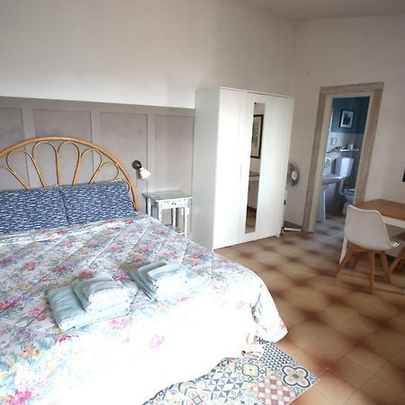 Ca' La Stella Sea-View Apartments Porto Azzurro Kültér fotó